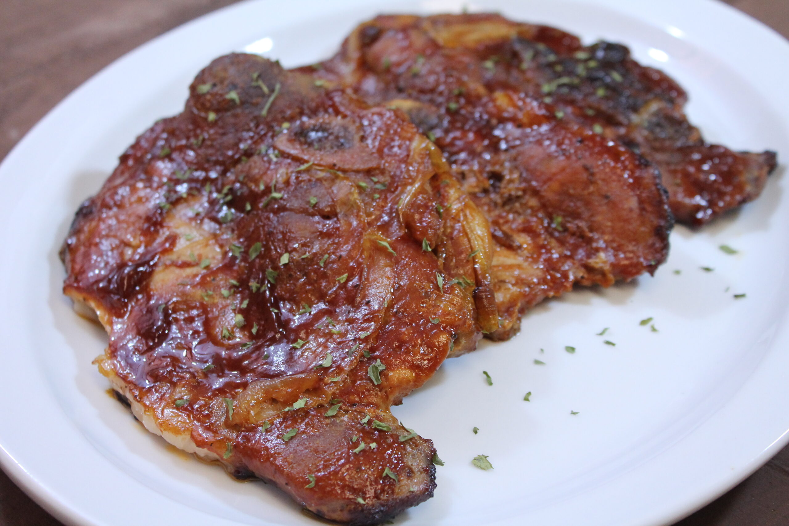 Juicy Oven Baked BBQ Pork Chops: Grill-Free & Ready in 30 Minutes