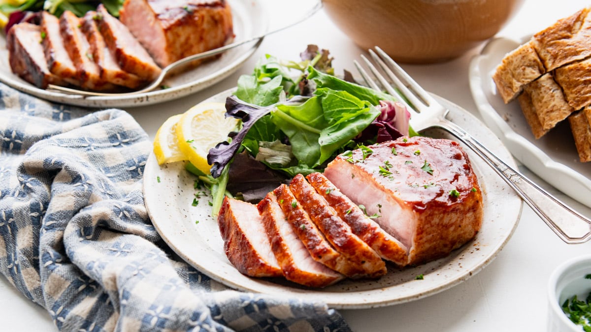 Secrets to Tender BBQ Pork Chops: Oven Baking & Flavorful Searing